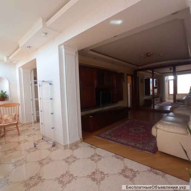 Продаж 1к., квартири 50 кв.м., вул. Авдєєва-Чорноморського, Фонтан, Одеса.