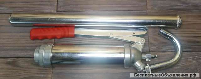 Ручной насос для перекачки масел из бочек объемом до 208 литров