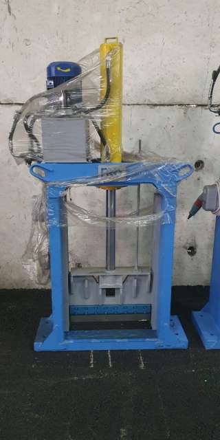 Гильотина для роликов пленки ГГР-600