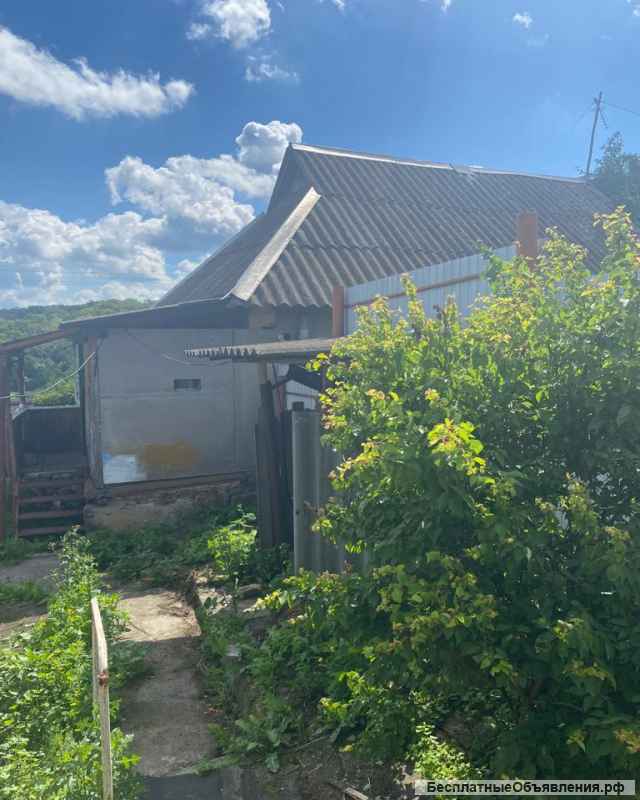 Большой участок с домом, в живописном, тихом месте на берегу озера