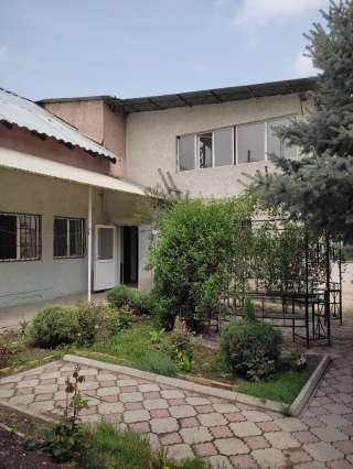 2-х уровневый мансардный дом, 7 комнат, ж/м Ак-Орго, 73 000 $, б/п