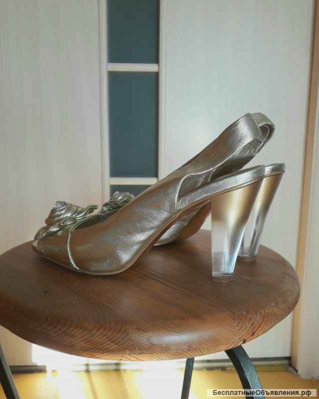 Босоножки на каблуке, р-р 38