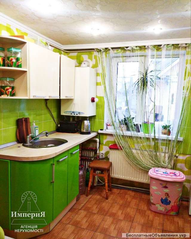 Полдома с ремонтом и всеми коммуникациями на Поселке