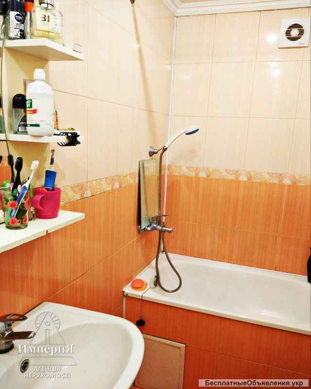 Полдома с ремонтом и всеми коммуникациями на Поселке