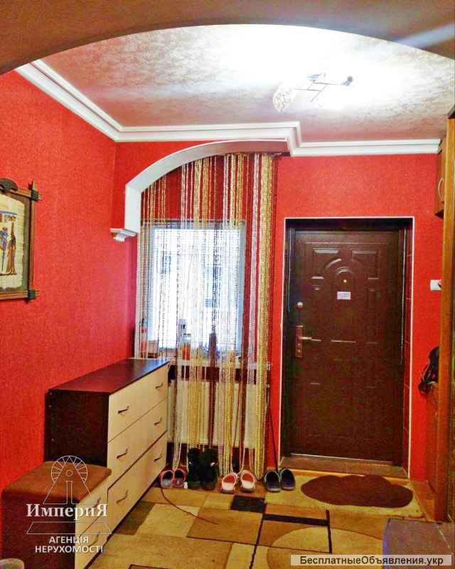 Полдома с ремонтом и всеми коммуникациями на Поселке