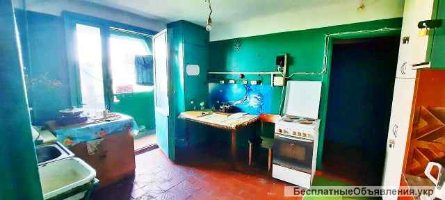 Кімнату в гуртожитку на Шевченка