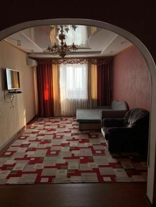 Сдаю 3-комнатную квартиру, 12 мкр, р-он Бетонка, 400 $, б/п