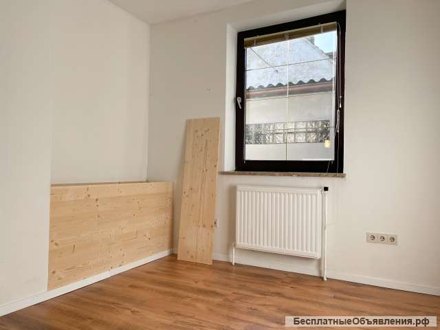 Oчень светлый и хорошо разделенный дом с холлом и пастбищем