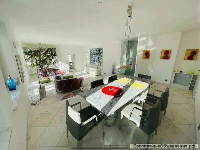 Шикарная и уникальная вилла с террасой