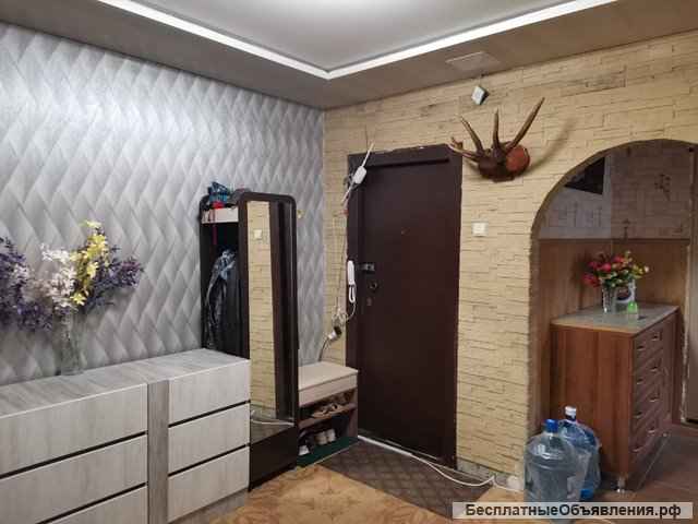 В Гатчине 3кв-72м с изолир/ комнатами