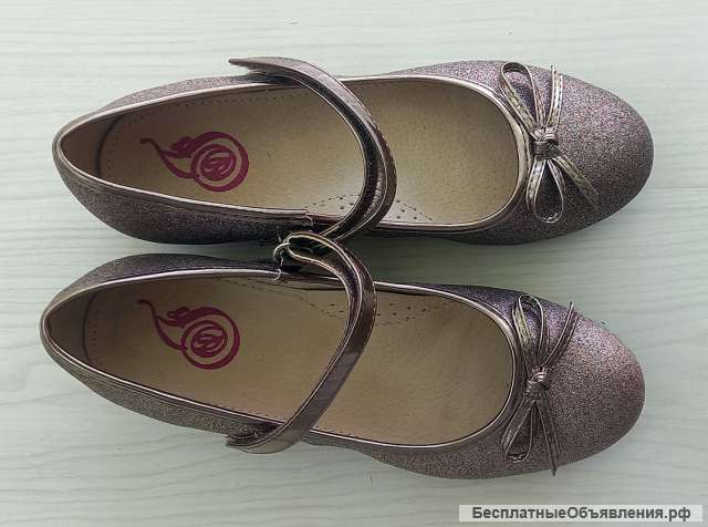 Праздничные туфли для девочки