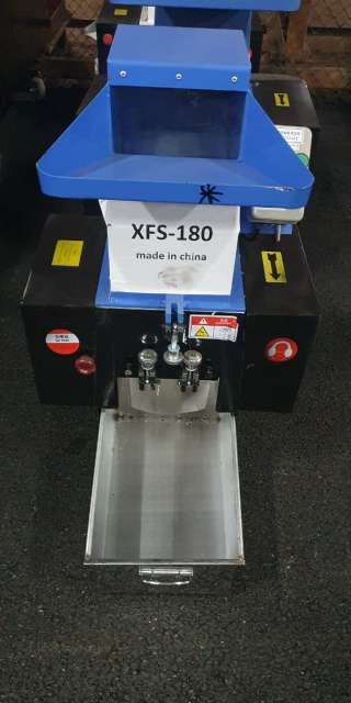 Новая мини дробилка для пластика XFS 180