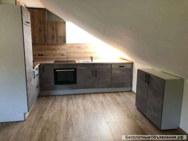 Дом на две семьи с красивым садом