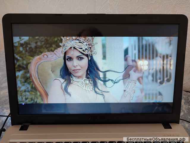 Практичный ноутбук Asus X540LA