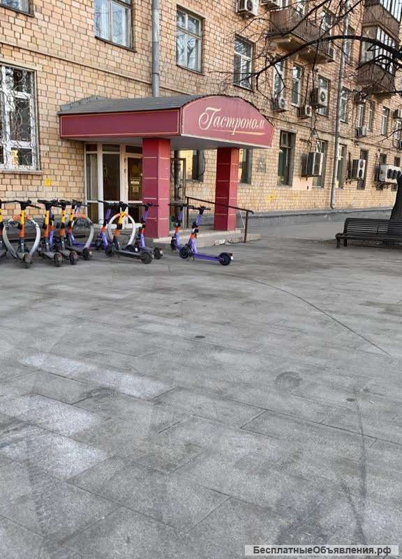 Под торговлю или услуги помещение в центре Москвы