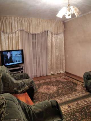 Сдаю 1-комнатную квартиру, 8 микрорайон, 18 000 сом, б/п