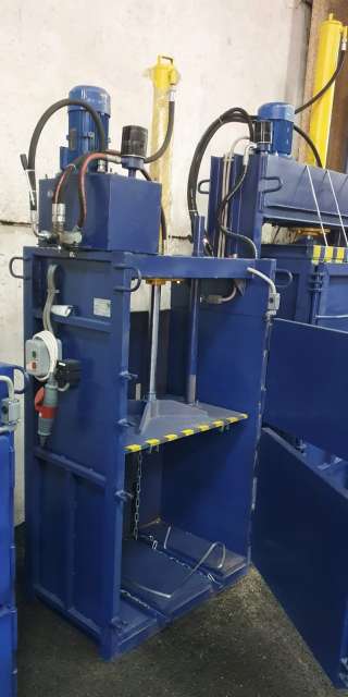 Пресс для макулатуры и пленки ПГП-7 Стандарт