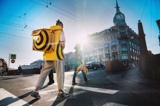 Курьер к партнеру Яндекс. Еды