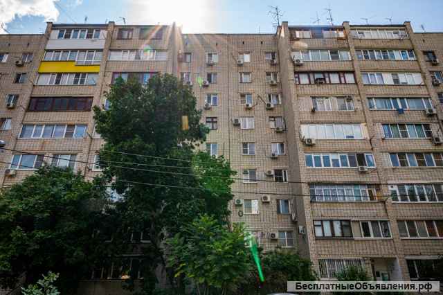 Евротрешка в районе кинотеатра Аврора
