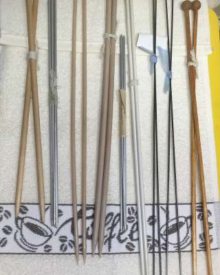 Спицы и крючки для вязания (54 предмета)