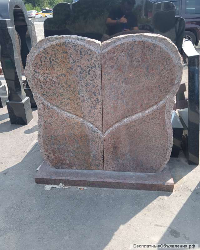 Памятников