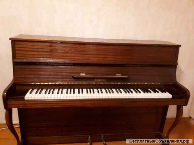 Пианино марки Ronisch, модель Super