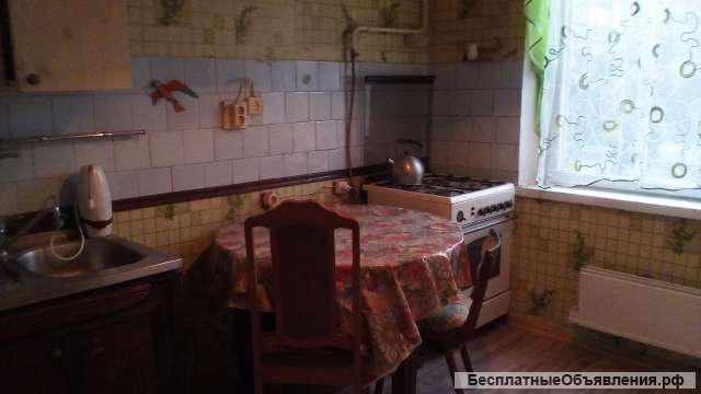 Даю двухкомнатную квартиру ТОЛЬКО семейной паре на длительный срок