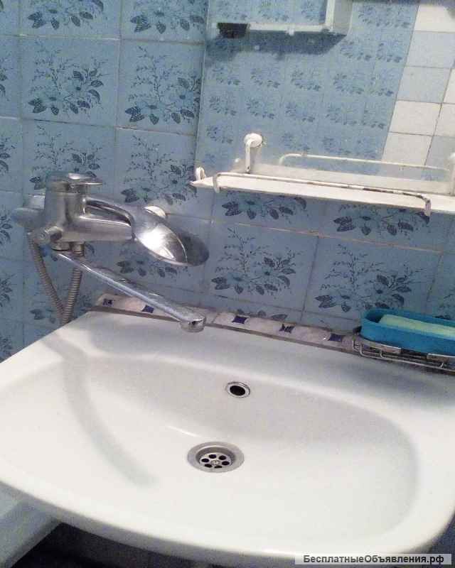 Даю двухкомнатную квартиру ТОЛЬКО семейной паре на длительный срок