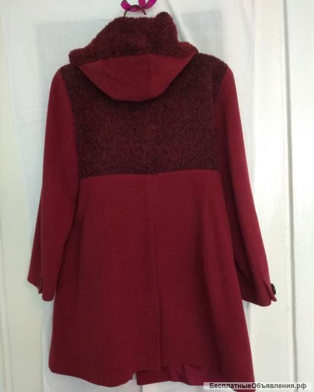 Пальто красное
