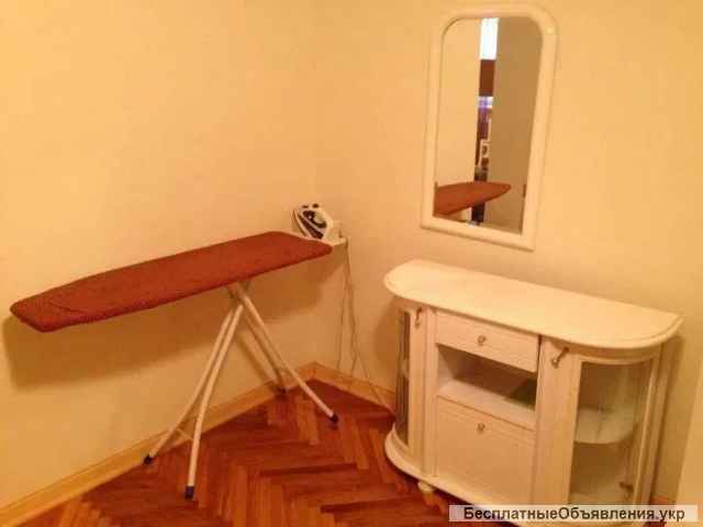 150 сутки VIP ХОСТЕЛ улица Антоновича метро Олимийская/ Лыбидская/ ЦЕНТР