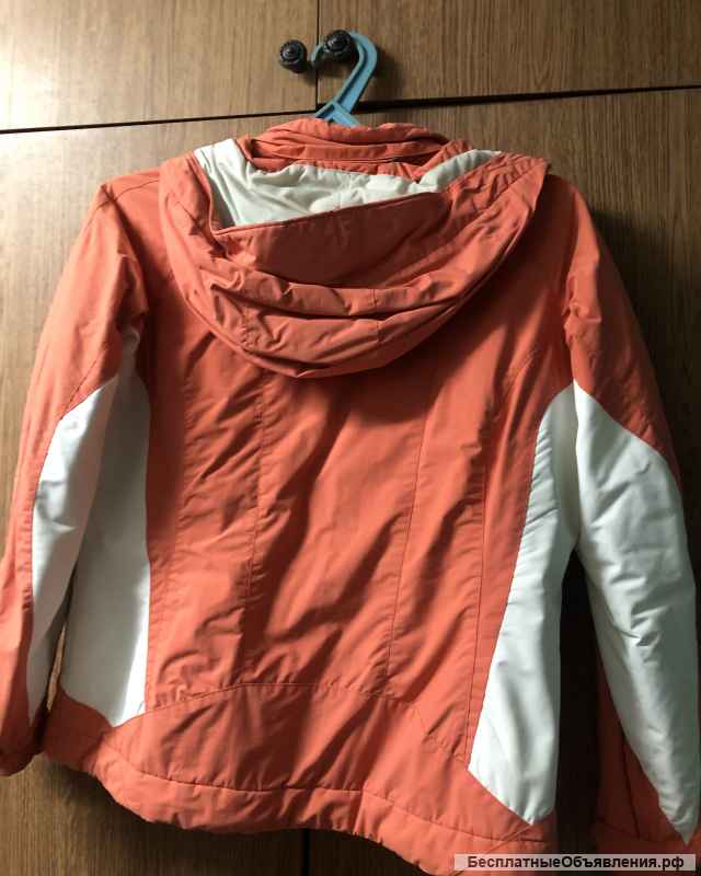 Спортивная весенняя куртка