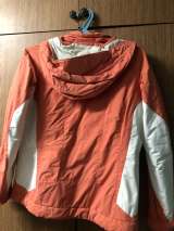 Спортивная весенняя куртка