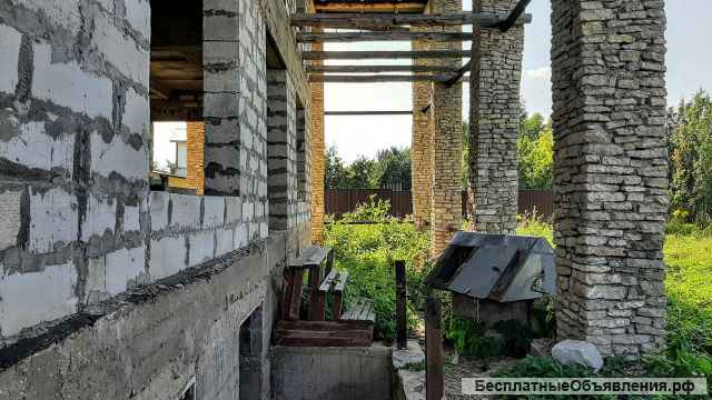 Блочный коттедж без отделки с видом на Псковское озеро