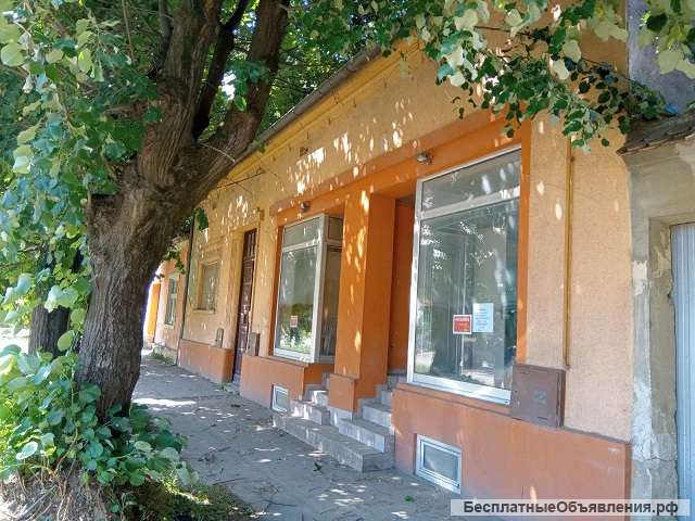 Дом с 2 магазинами в Панчево-Сербия