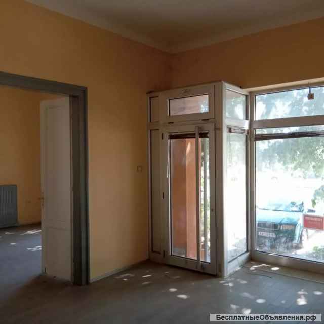 Дом с 2 магазинами в Панчево-Сербия