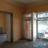 Дом с 2 магазинами в Панчево-Сербия