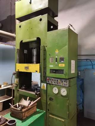 Пресс гидравлический 160 тн ДБ2432