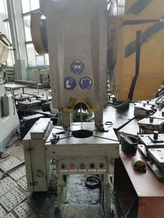 (продаю, продается, продажа) б/у пресс кривошипный Эксцентриковый LENR25