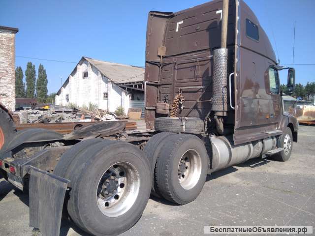 Седельный тягач VOLVO VNL, 2002 г.в.