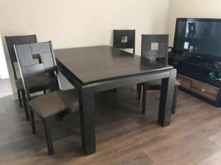 Стол со стульями