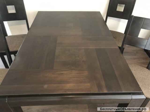 Стол со стульями