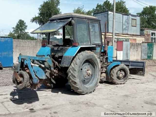 Трактор МТЗ 82, 4000 м/ч, отвал, щетка
