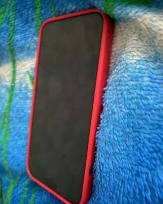 Найден айфон 13, синего цвета в красном чехле ищу владельца