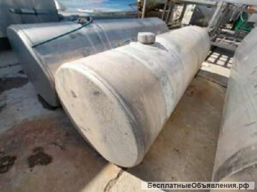 Емкость нержавеющая, объем 0,5 куб. м., горизонтальная, инв 7612, инв 7613