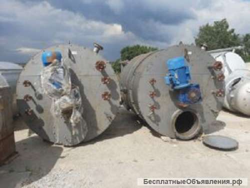 Емкости би-металл (внутри нержавейка), объем -63 куб.м., горизонтального исполнения