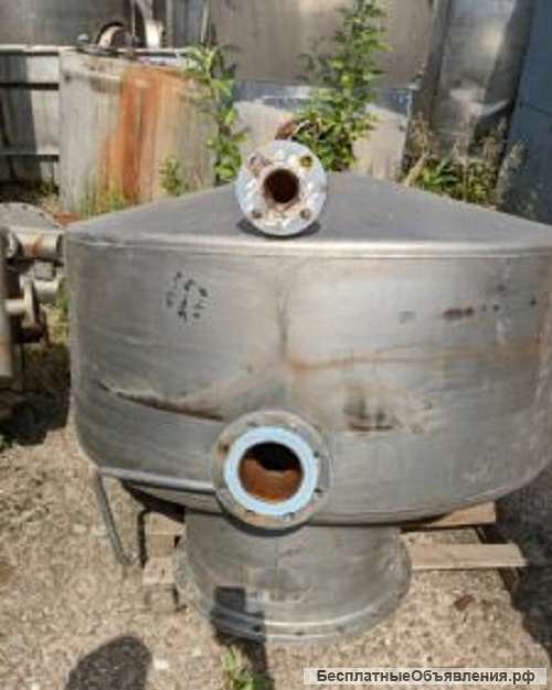 Емкость нержавеющая, объем 0,8 куб.м., горизонтальная, змеевик