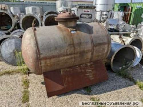 Емкость нержавеющая, объем 1,3 куб.м., горизонтальная, инв 2052