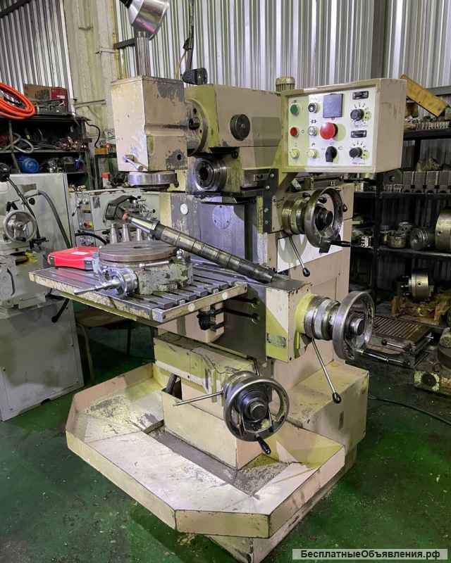 Широкоуниверсальный фрезерный станок Ruhla FUW 250/IV