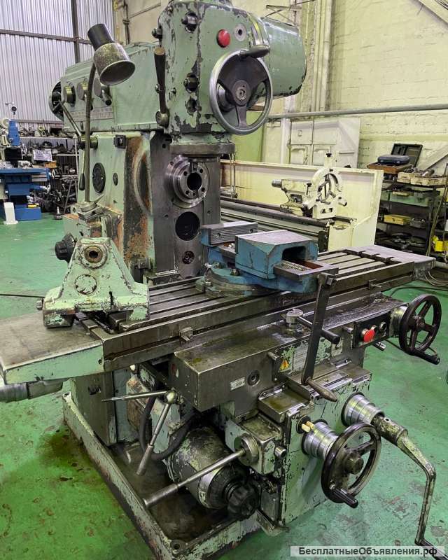 Широкоуниверсальный фрезерный станок 6р82ш