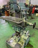 Широкоуниверсальный фрезерный станок 675П